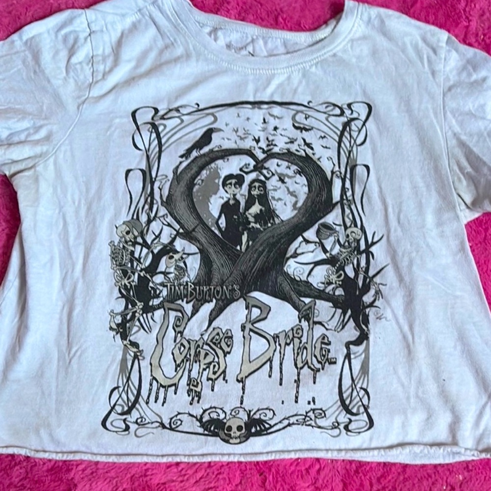 Tim Burtons corpse bride White Short Sleeve Tee with Gothic Graphic